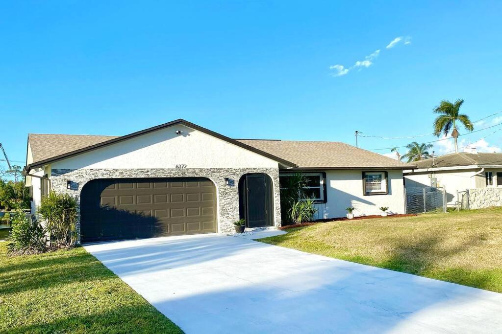 Waterfront Gulf Gateway: Pool/Dock/Grill/Gameroom Fort Myers Exterior photo